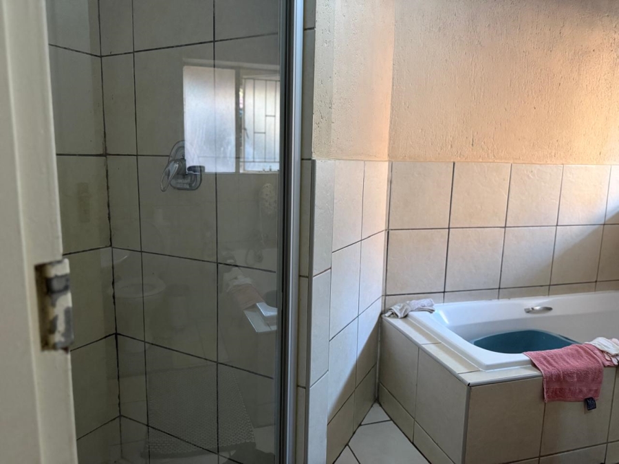 2 Bedroom Property for Sale in Rustenburg Central North West
